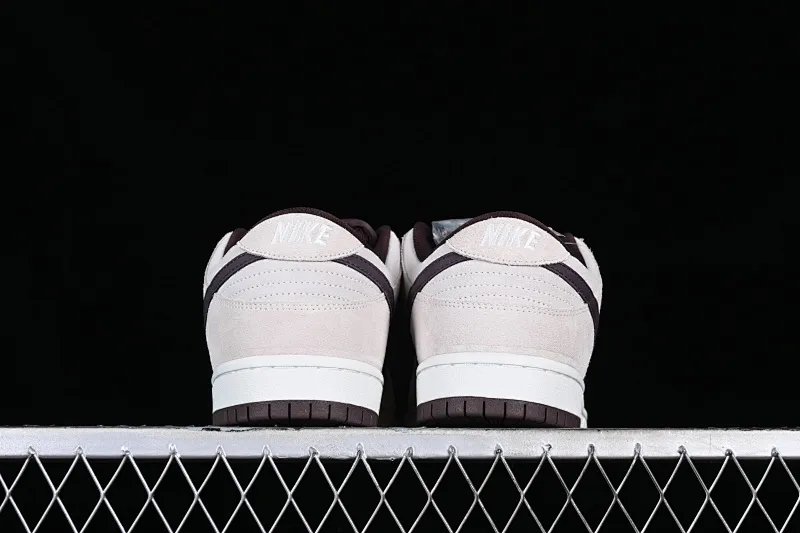 All categories Nk SB Dunk series Nk SB Dunk Low low-top sneakers Nk SB Dunk Low "Desert Sand" dark brown gray low-top series casual sneakers BQ6817-004